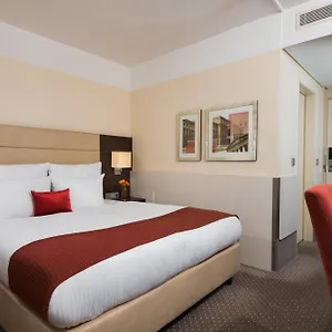 https://leonardo-hotel-munich-arabellapark.com-bavaria.com